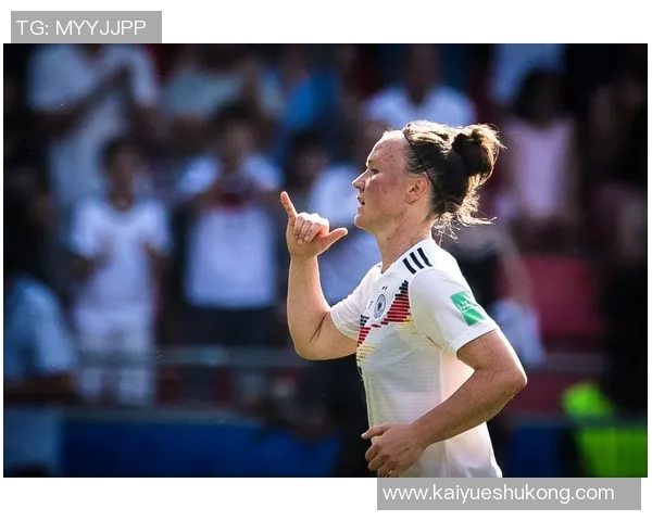 德国女足球星风采：从波茨到施泰因，揭示她们的辉煌历程与成就